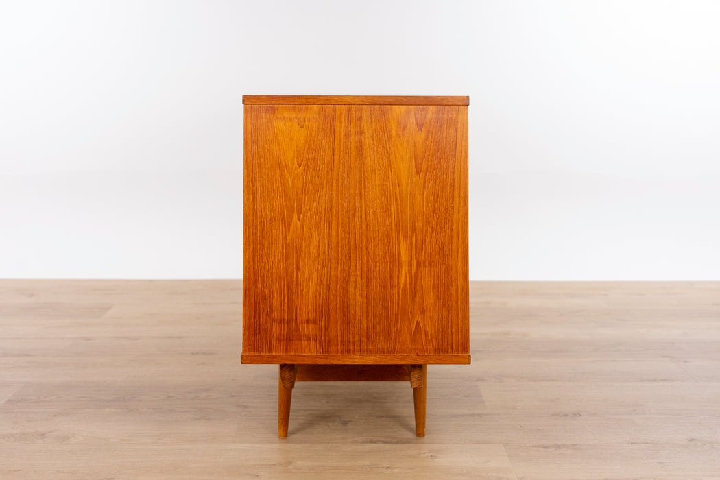 Danish Mid Century Modern Teak Sideboard - (D1521)