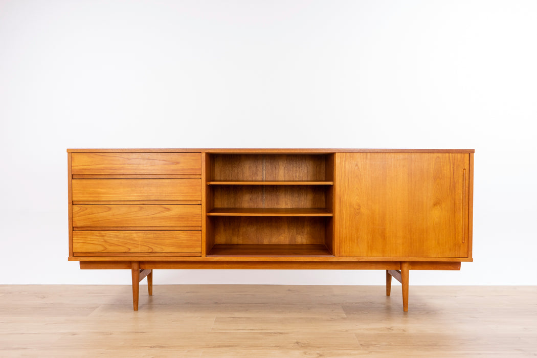 Danish Mid Century Modern Teak Sideboard - (D1521)