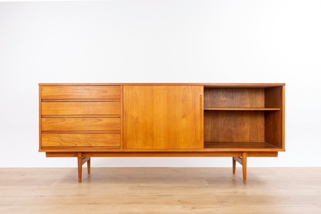 Danish Mid Century Modern Teak Sideboard - (D1521)