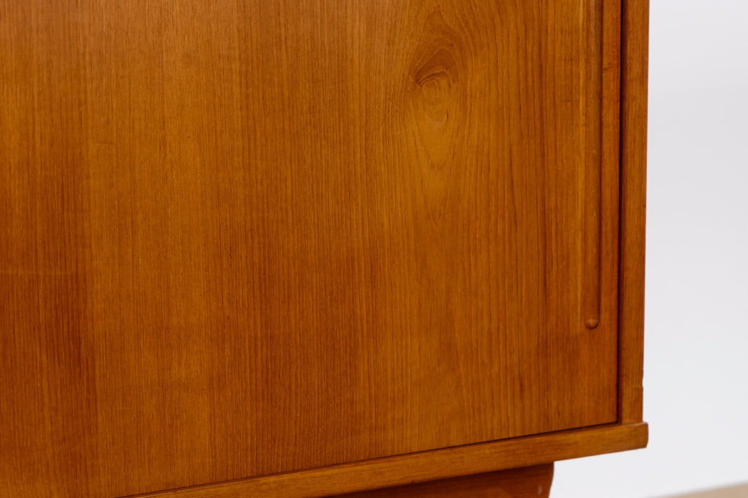 Danish Mid Century Modern Teak Sideboard - (D1521)