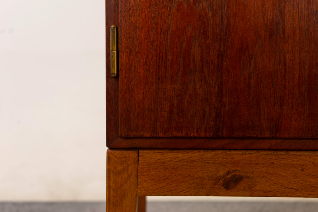 Teak & Oak Cabinet by Borge Mogensen - (D1262)