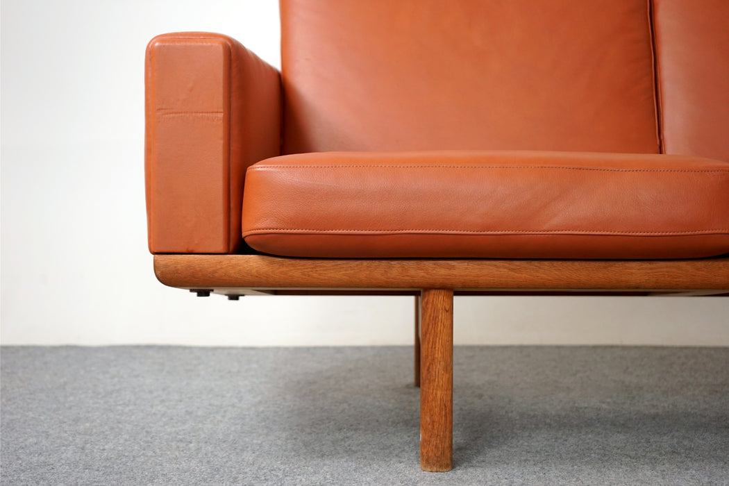 Oak & Leather Sofa GE 236/3, by Hans Wegner - (320-066)