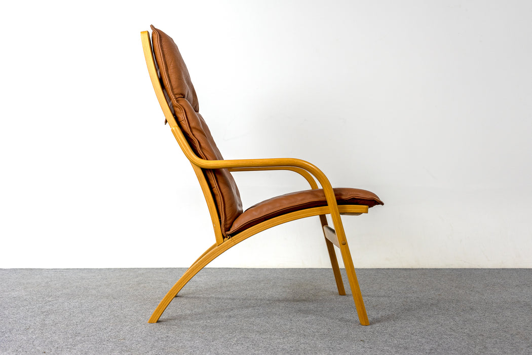 Beech & Leather Lounge Chair by Stouby - (322-007.1)