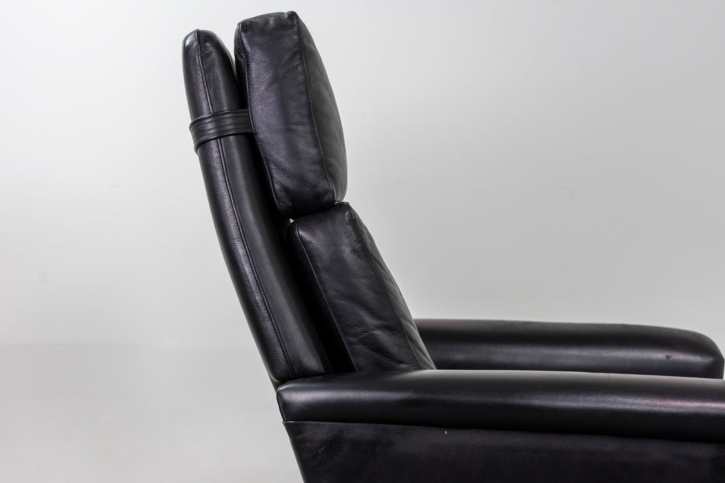 Leather and Teak Danish Lounge Chair - (321-255)