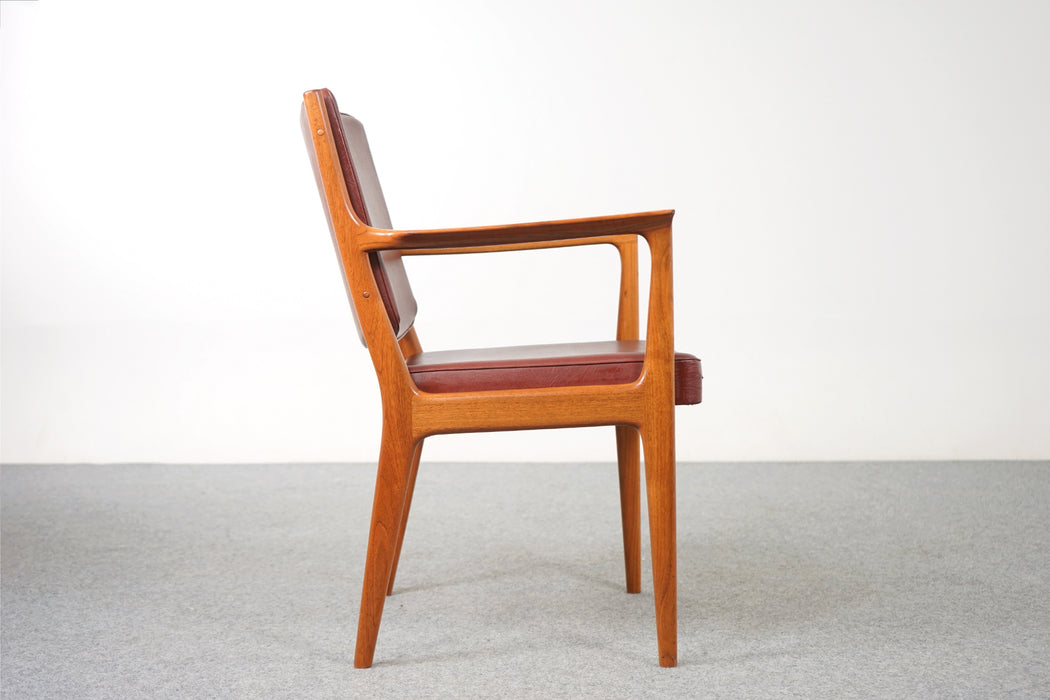 Walnut Danish Arm Chair - (320-026.3)