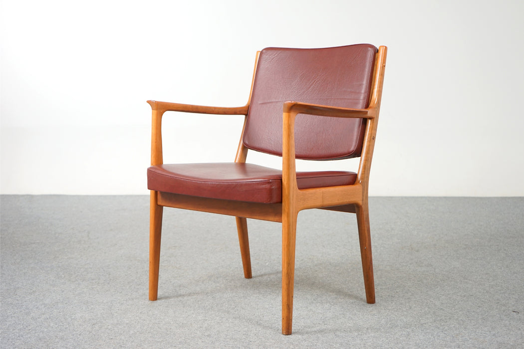 Walnut Danish Arm Chair - (320-026.4)