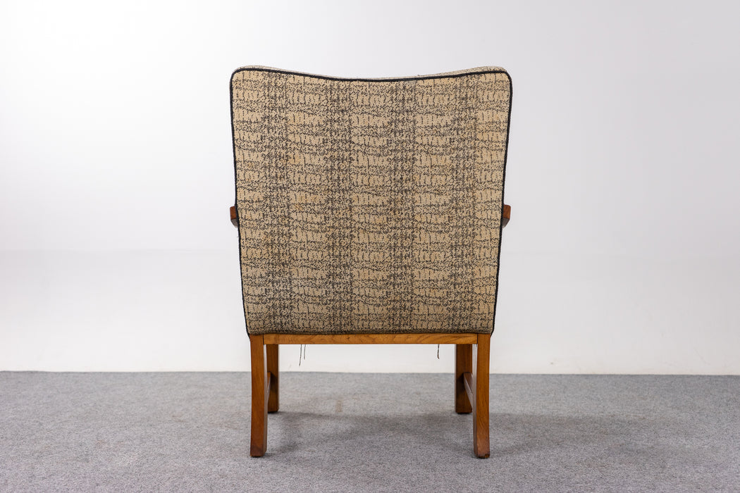 Danish Modern Elm Lounge Chair - (321-129)
