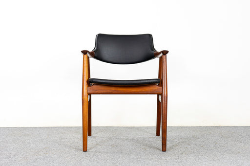Teak GM11 Armchair by Svend Aage Eriksen - (324-166.2)