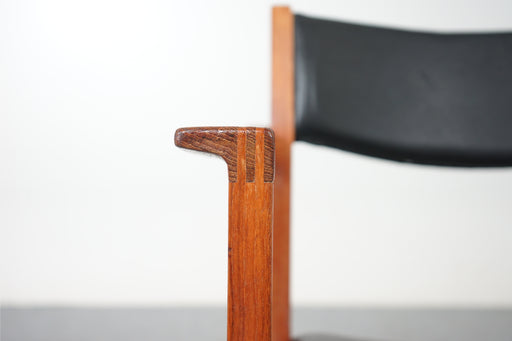 Teak Mid-Century Arm Chair - (320-088.4)