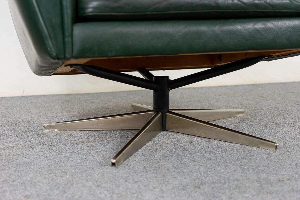 Leather & Chrome Danish Swivel Chair - (D1030)